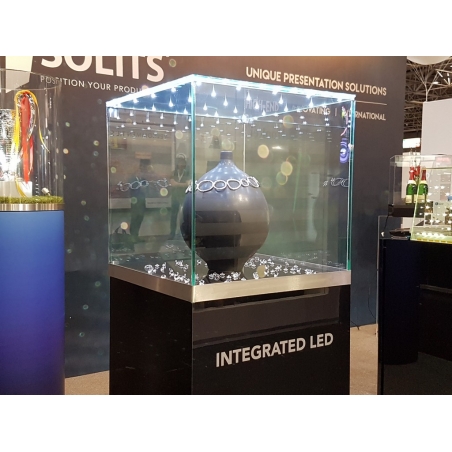 Urna-vitrina de vidrio con puerta y vidrio-led