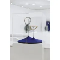 Urna vitrina de metacrilato